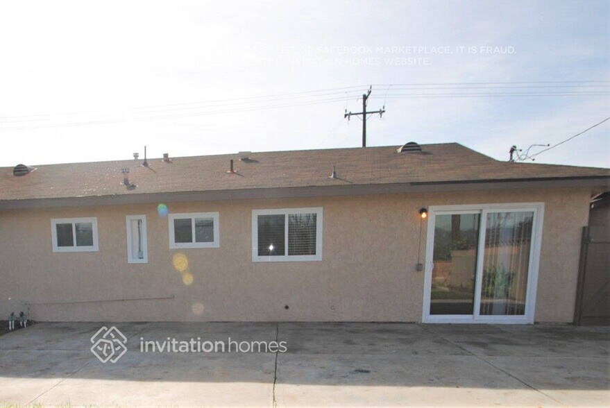 Building Photo - 731 Las Lomas Dr