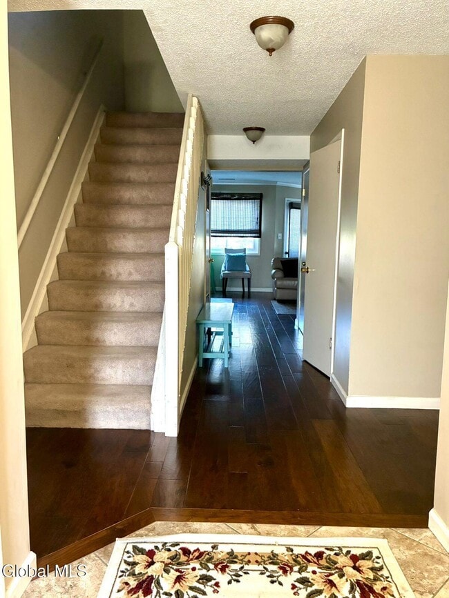 Building Photo - 13 Derby Dr