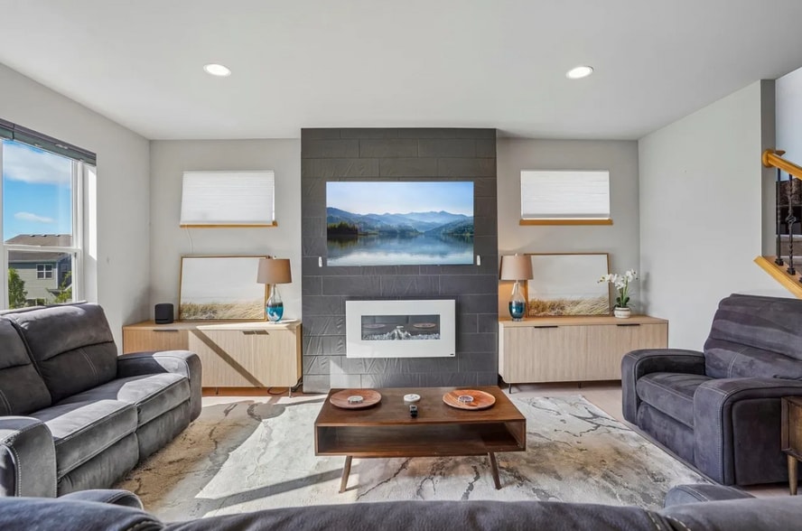 Building Photo - 1394 Winchester Pass