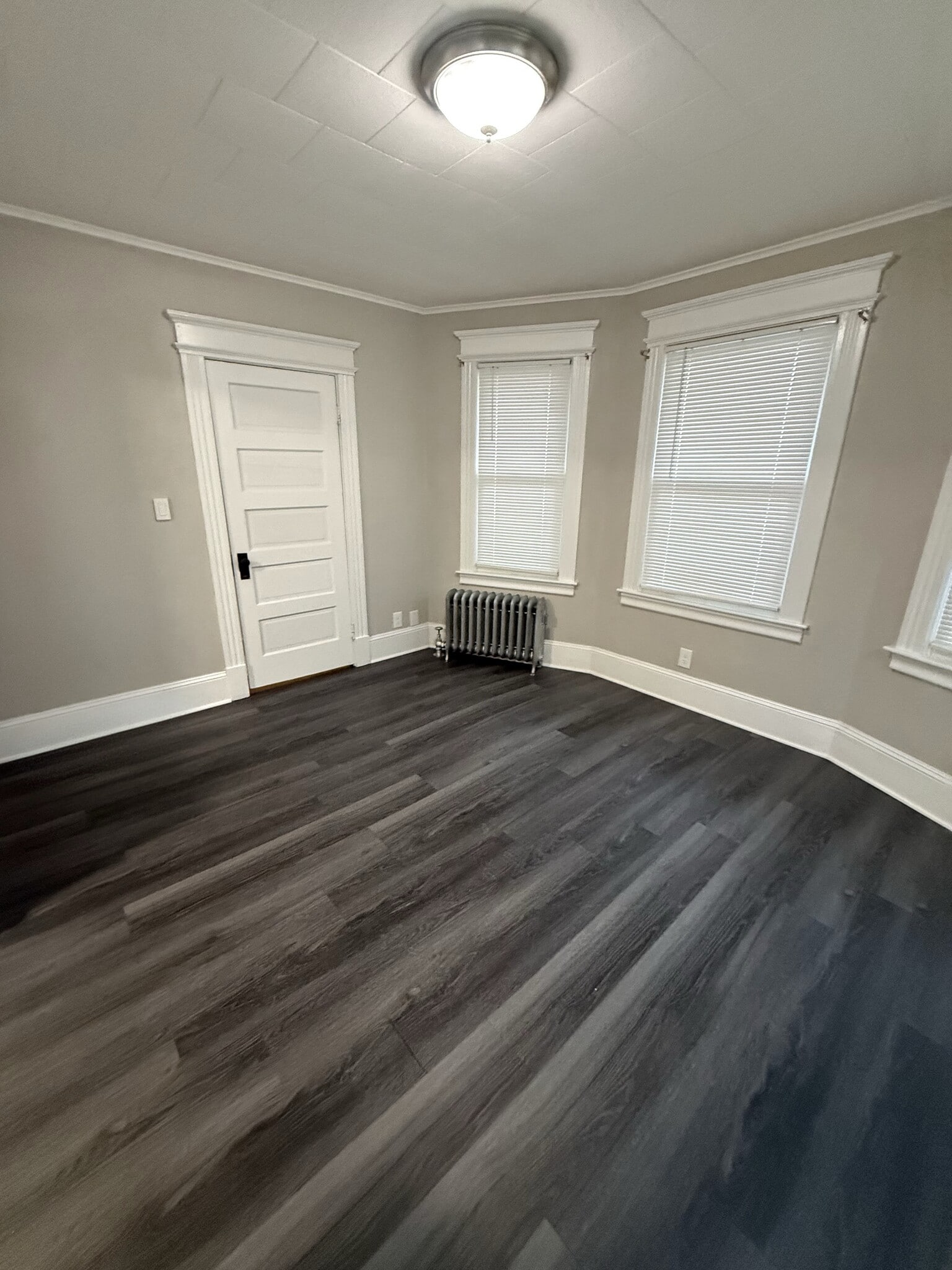Open living Room Columns connecting Dining Room - 46 Mooreland St
