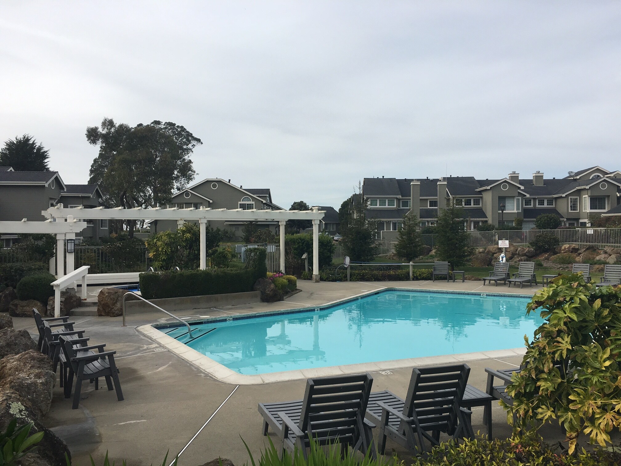 Community Pool - 126 Cityview Dr