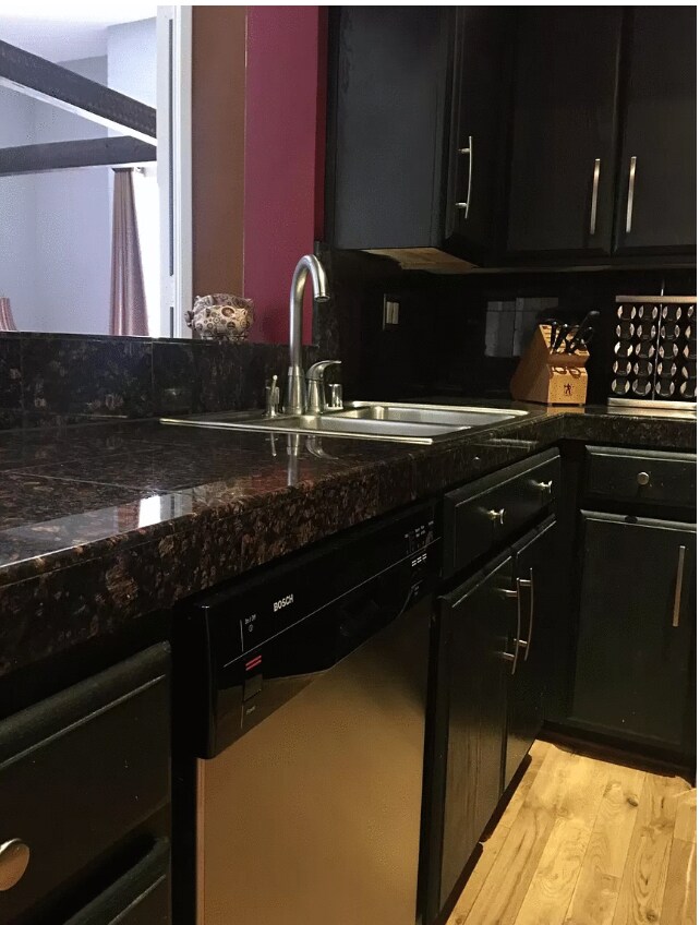 Building Photo - 5151 Balboa Blvd