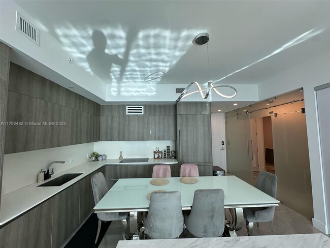 Building Photo - 17550 Collins Ave