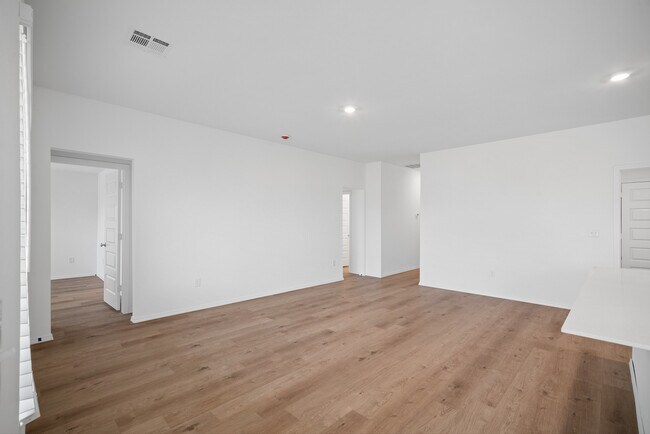 Building Photo - 2123 W 30th Pl