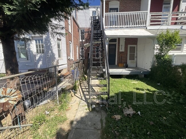 Building Photo - 834 E Philadelphia St