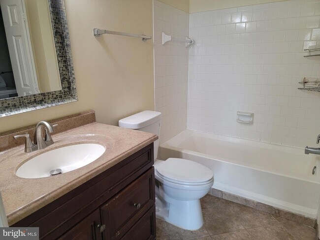 Building Photo - 9220 Niki Pl