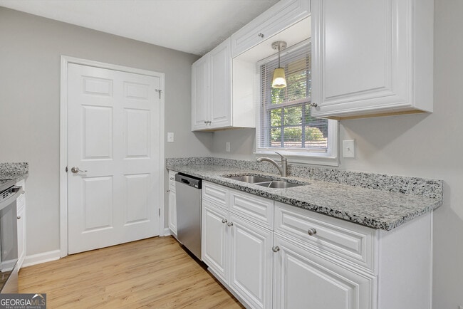 Building Photo - 125 Belle Dr