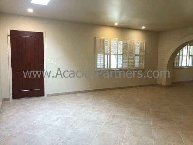 Building Photo - Newly Remolded Three bedroom home with pool and spa