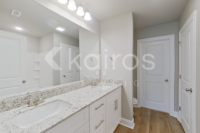 Building Photo - 13799 Pinyon Dr