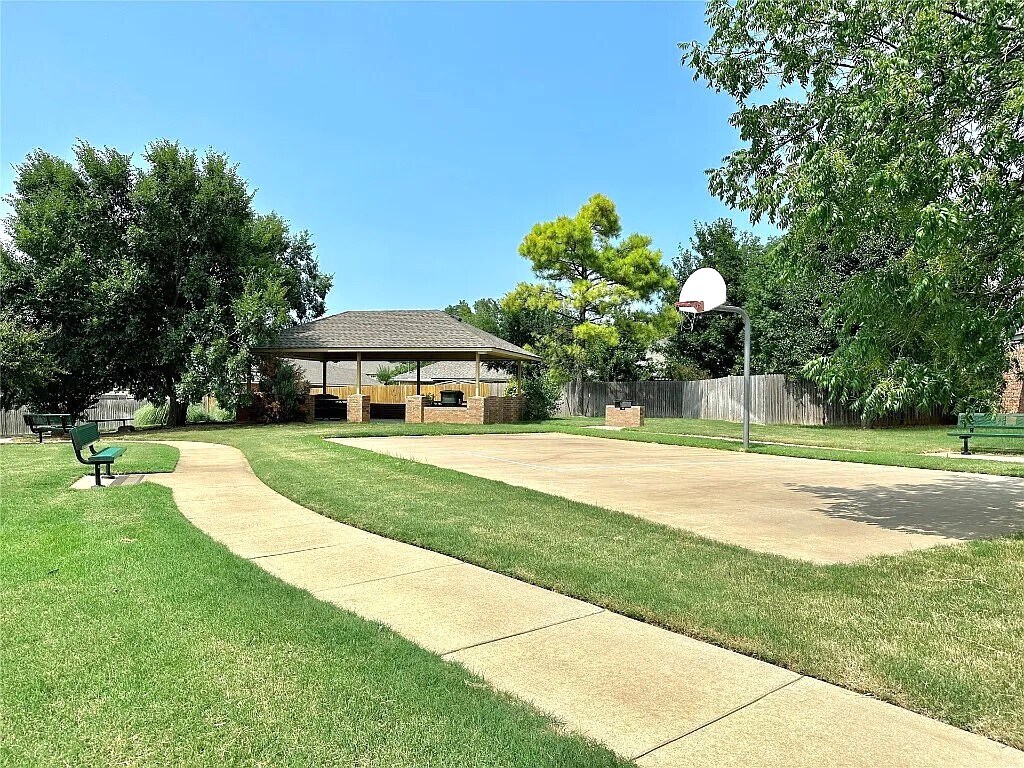 Building Photo - 2404 Deer Chase Dr