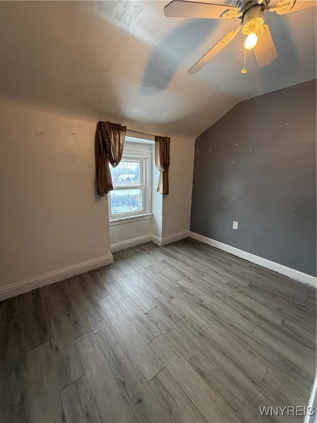 Building Photo - 40 B St