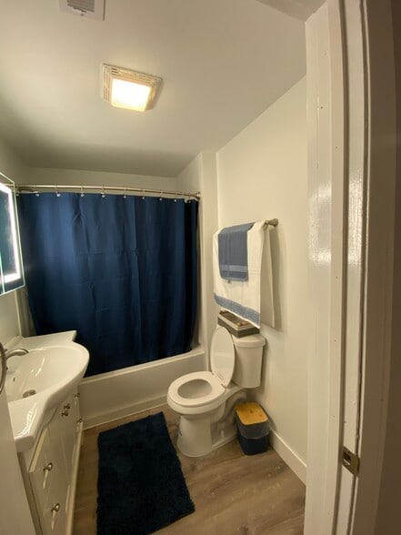 Building Photo - 3840 S Albany Ave