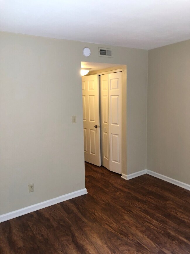 Building Photo - 1300 Stockley Gardens