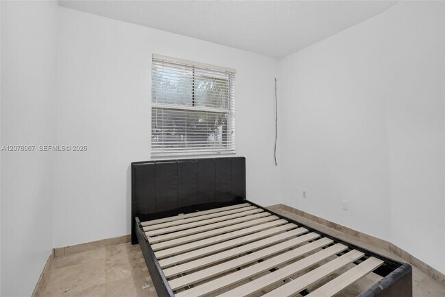 Building Photo - 4927 N Harbor Isles Dr