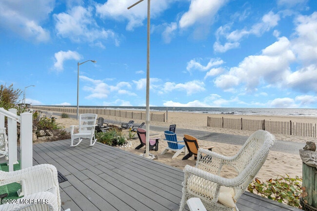 Building Photo - 173 Beach Front