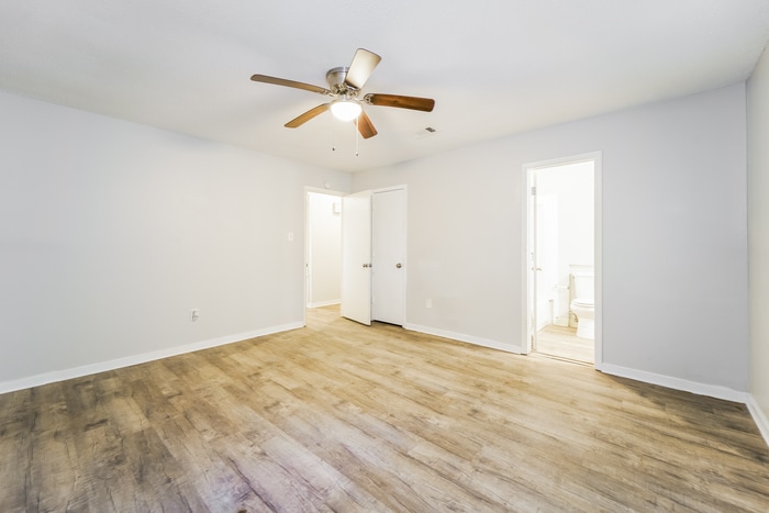 Building Photo - 296 Woodcliff Dr