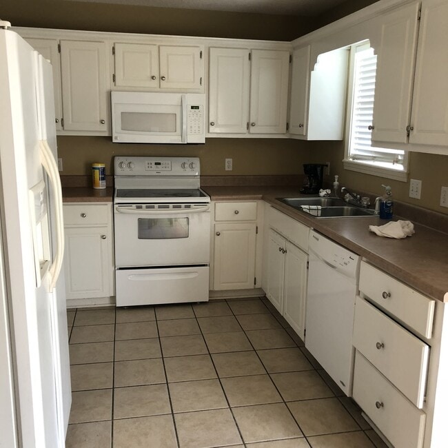 Building Photo - 112 Eagle Pt Lp