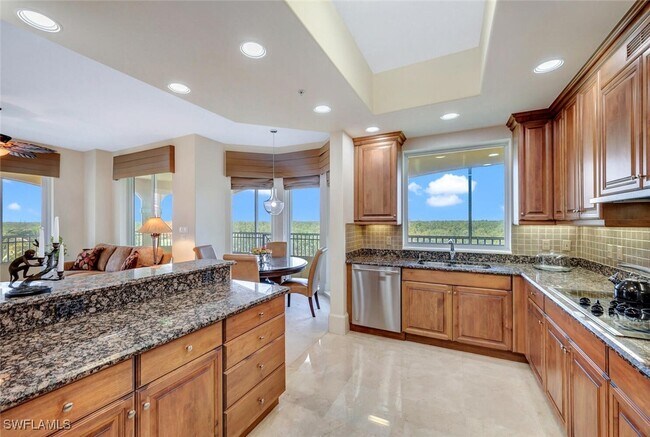 Building Photo - 2738 Tiburon Blvd E