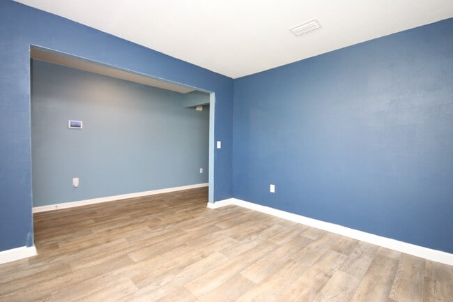 Building Photo - Spacious 5-Bedroom Home Near NAS with Move...