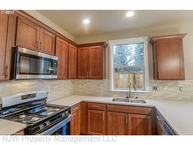 Building Photo - 4 br, 3 bath House - 17955 SW Meadowbrook Way