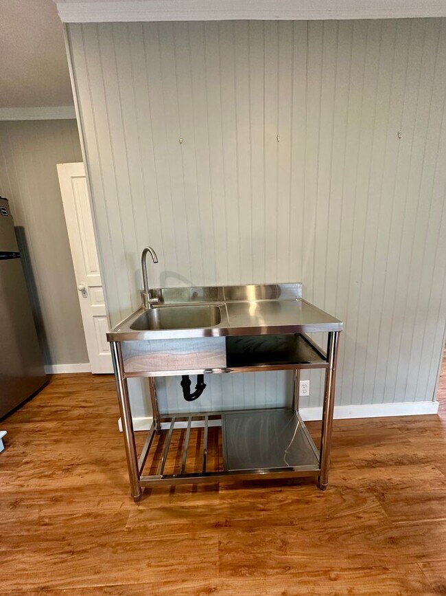 Building Photo - Temple Units