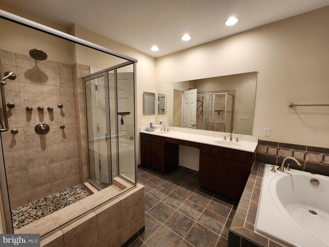 Building Photo - 9602 Silken Leaf Ct