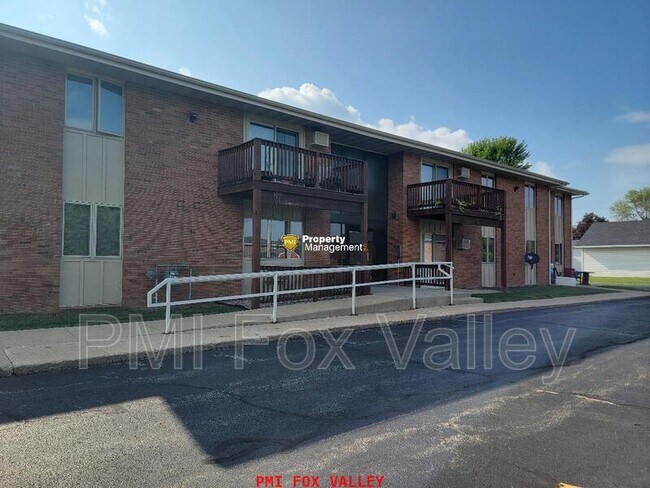 Building Photo - 104 Sycamore Dr