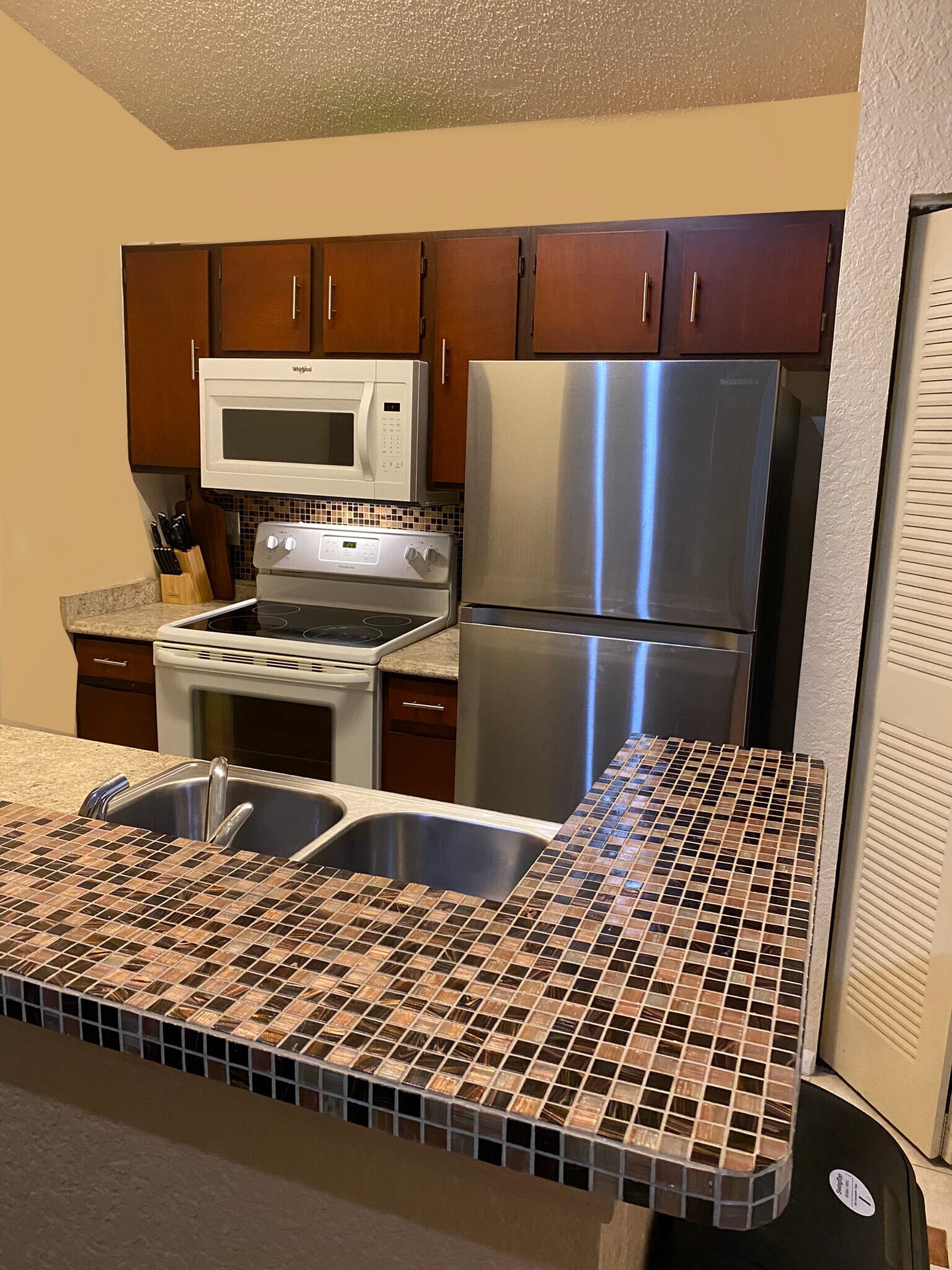 Building Photo - 2861 N Oakland Forest Dr