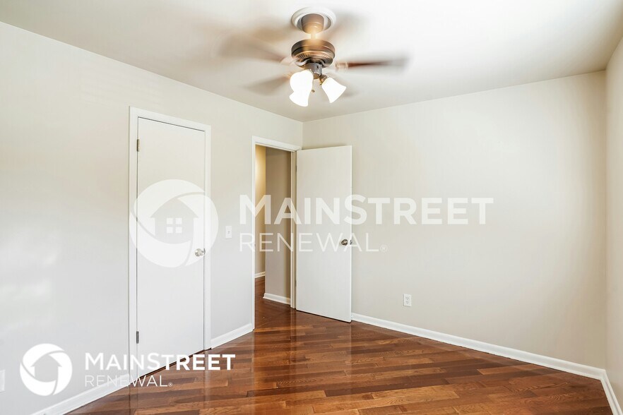 Building Photo - 3804 Scotwood Dr