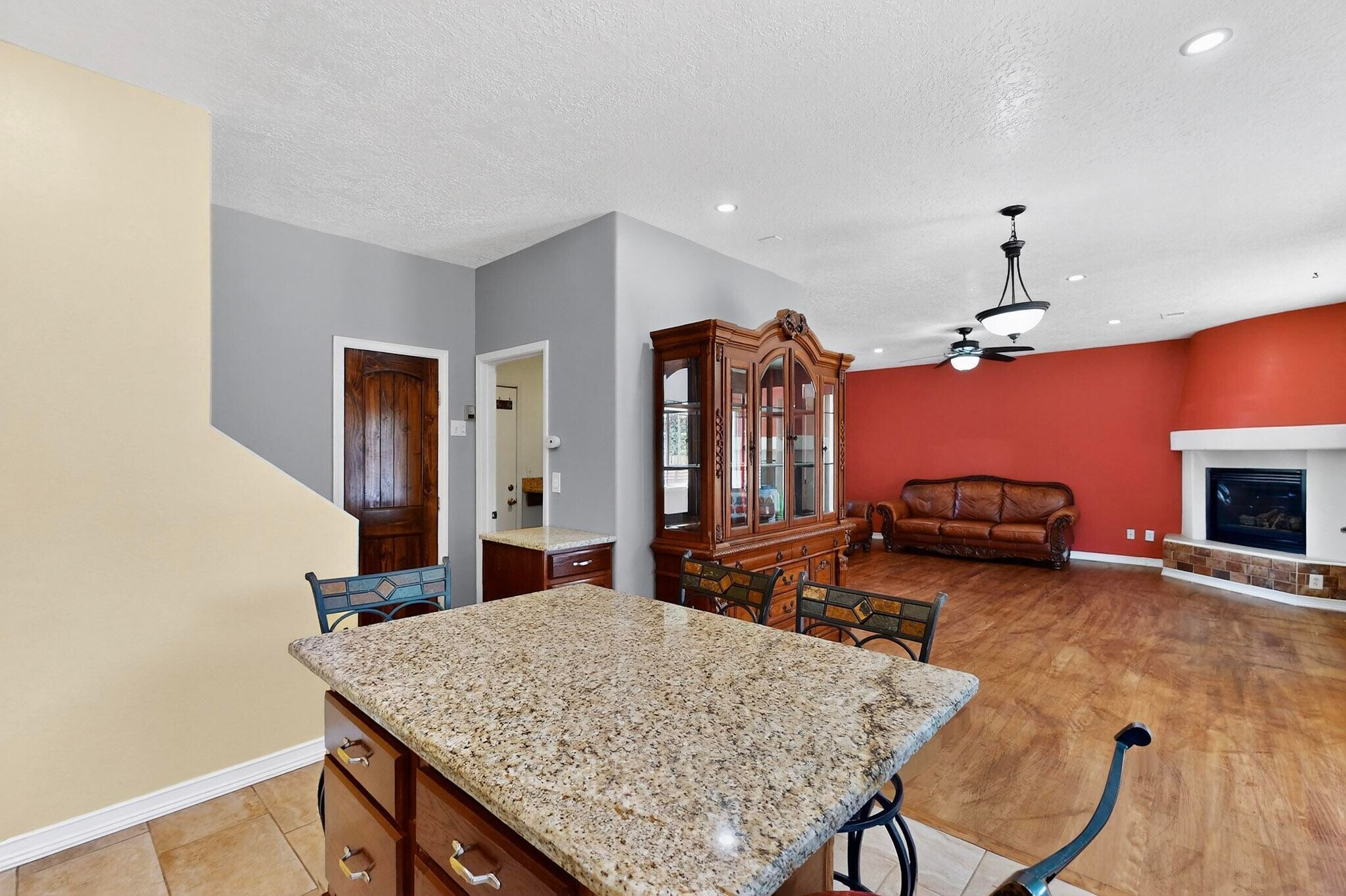 Building Photo - 244 Glenridge Park Ln NE