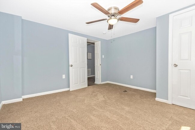 Building Photo - 404 Cedarleaf Ave