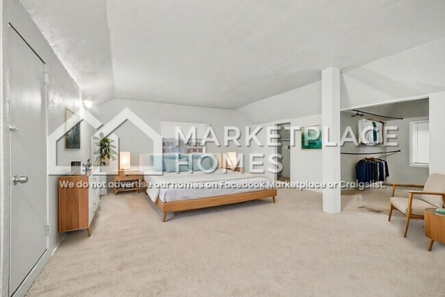 Building Photo - 15071 Cruse St