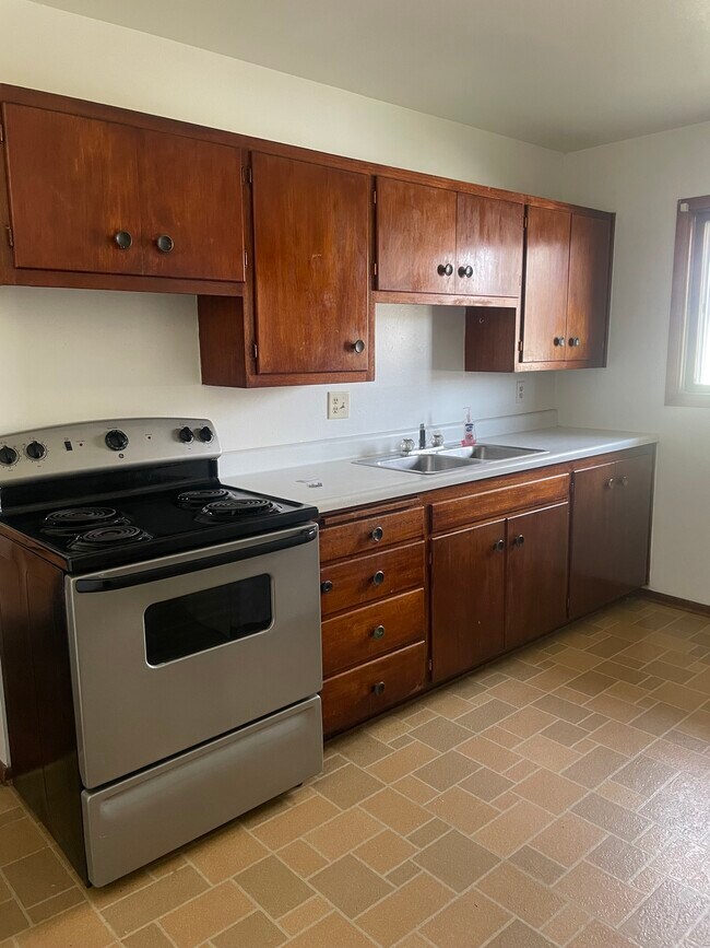 Building Photo - 5812 SW 12th St