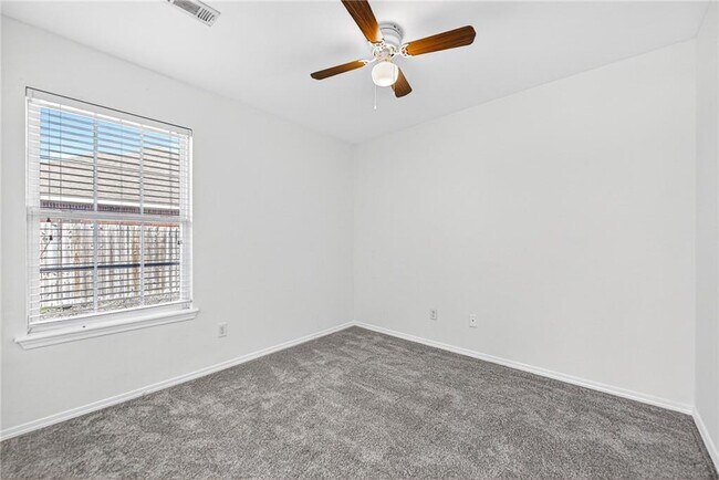 Building Photo - 1562 Hutchinson St