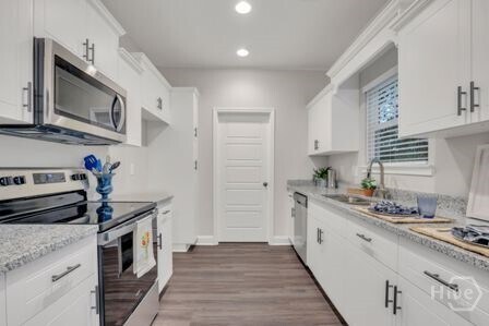 Building Photo - 8 Donny Cir