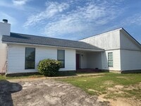 Building Photo - 2501 Tara Heights Cir