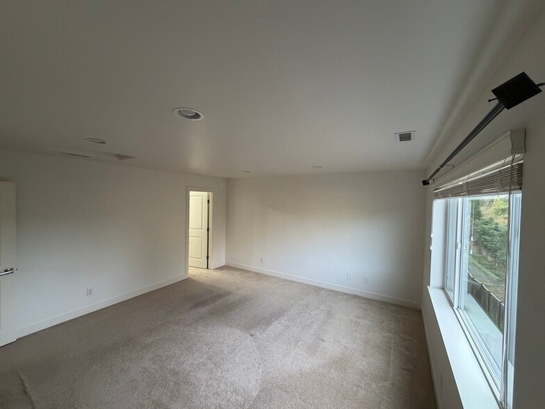 Building Photo - 12709 176th Pl NE