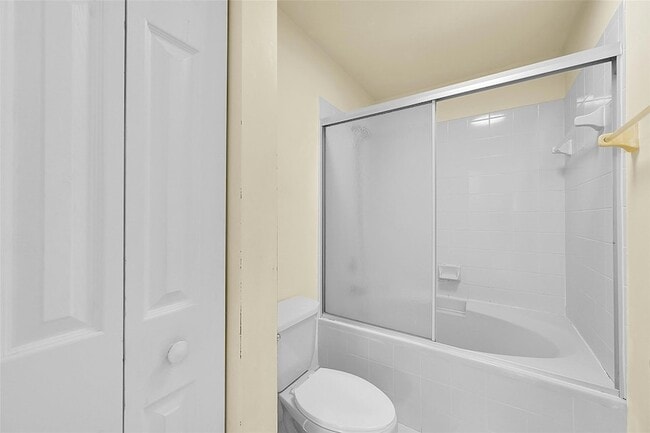Building Photo - 5642 NW 118th Dr
