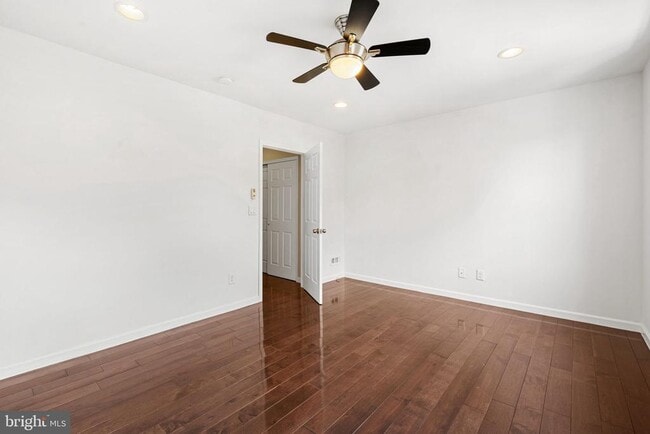 Building Photo - 2328 Reed St