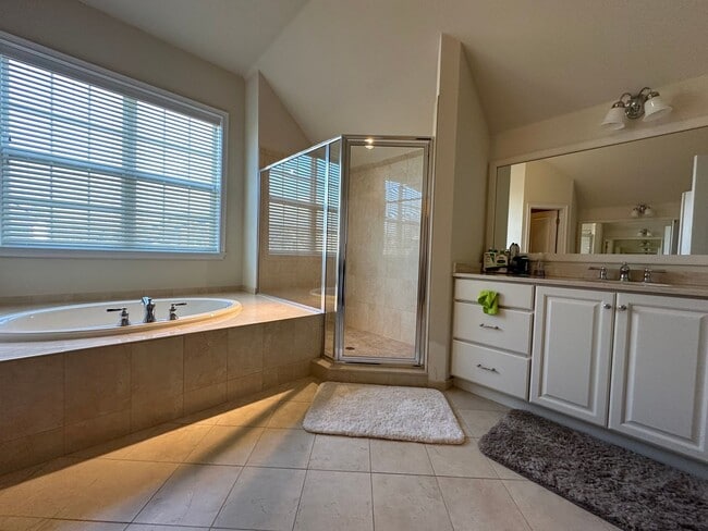 Building Photo - 124 Odyssey Dr