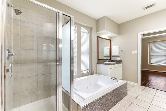 Building Photo - 5035 Logans Landing Ln