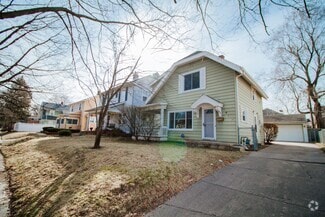 Building Photo - 1467 Sabra Rd