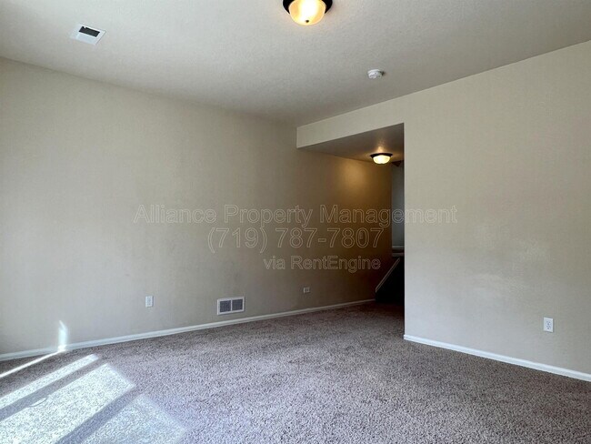 Building Photo - 6280 San Mateo Dr