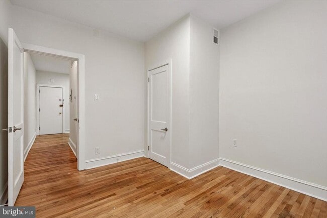 Building Photo - 334 Lombard St