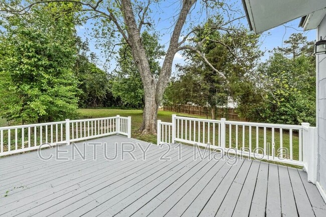 Building Photo - 934 Bluebird Rd