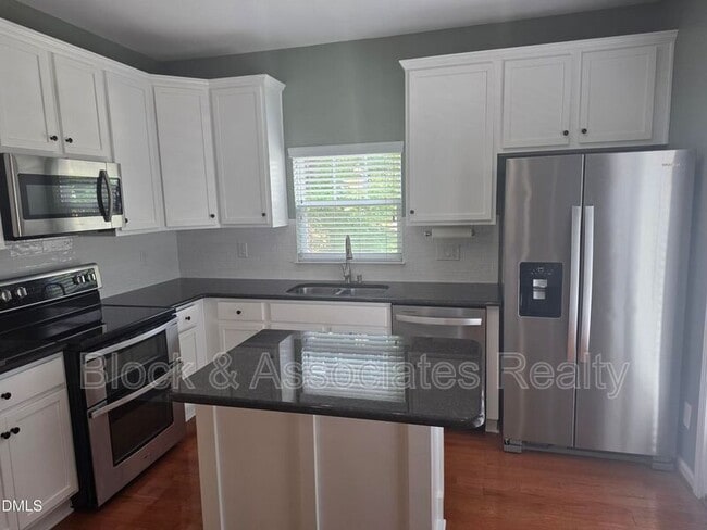 Building Photo - 124 Braeside Ct