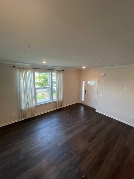 Building Photo - 4914 Macdonough Pl