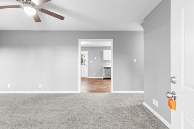 Building Photo - 4 Bedroom Pet Friendly Home For Rent On a Large Corner Lot!