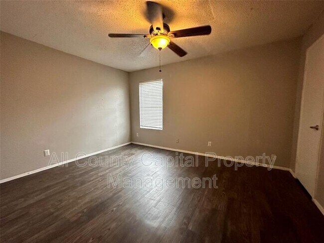 Building Photo - 5426 Menchaca Rd