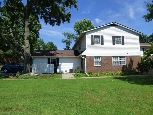 Building Photo - 372 Redding Rd
